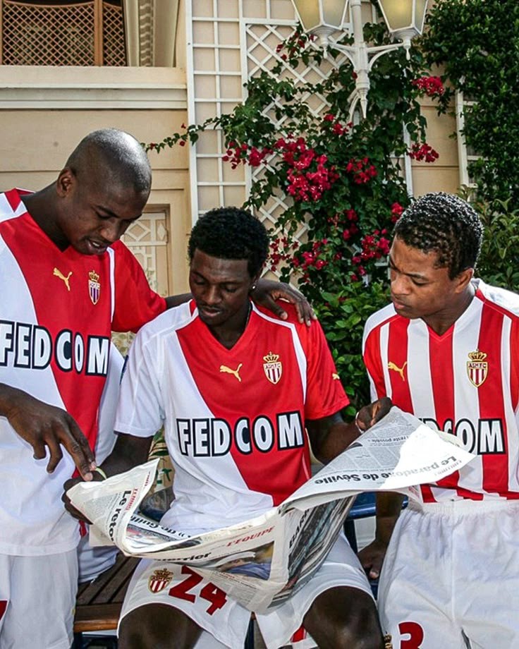 Replica vs Player Issue Football Shirts: What’s the Difference?