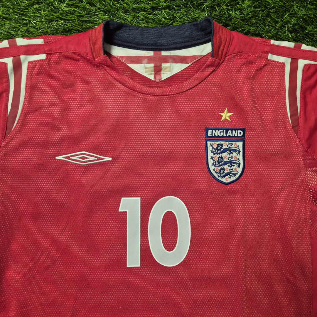 England 2004 away